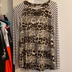 Small shirt long sleeve .